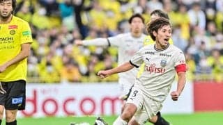 「あまりにも10人体制に順応しすぎている」J1川崎が退場者を出しながらも決めた同点ゴールに驚き広がる！「もはや10人になった時の練習してるんじゃないか」の声
