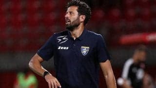 マルセイユサポーターがリヨンのチームバス襲撃…グロッソ監督が顔面流血の負傷でマルセイユvsリヨンが中止に