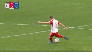 前半で一発退場者3人、8ゴールの大乱戦を制した　50メートル衝撃弾＆ハットトリック！大暴れのエース・ケインに称賛の嵐 「バイエルンの王」「偉大なストライカー」