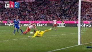 もはや暴力… 9試合で驚異の12ゴール！ドイツでも大暴れ バイエルンの絶対的ストライカー・ケインが今季2度目のハットトリックを達成した衝撃シーン