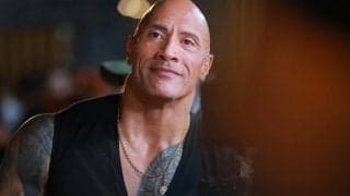 「面白すぎる」ベッカムに仮装したドウェイン・ジョンソン、マッチョすぎるユニフォーム姿がインパクト大！「もっと大きなシャツが必要かも」