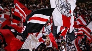 サポーターが暴徒化したアヤックスに1試合のスタンド閉鎖と罰金処分…クラブは50人以上を特定し損害賠償請求へ