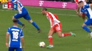 右に左にキレッキレの切り返し！“超高速クイックネス”で相手DFが完全崩壊　バイエルンの10番・ザネの天才的ステップ→悪魔の左足から強烈シュート