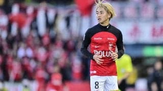 【ルヴァン杯決勝で浦和レッズMF小泉佳穂に期待される”10と8の間”の仕事(2)】10番か8番か、二者択一である必要はない--ついに見つけた”マチェイ・レッズ”での役割