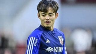 「まじで平和な世界すぎ」「やり取りが最高」久保建英のユニフォームをもらった小さな男の子が「お礼のプレゼント」を久保に渡す場面が世界に広がる！ 大反響のほっこりシーン