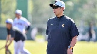 巨人・阿部監督「守れないと出られない」　オコエに直接指導「投げるのが上手ではない」