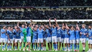 「ソとンを書き分けてる」マンチェスター・Ｃが公開した「東京での選手の書道姿」が話題に！「絵を描くかのように二度書きしまくり」「可愛すぎて語彙力失う」の声