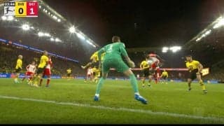 わずか4分で瞬殺！どこから来たんだ… 忍者レベルの早すぎる動き→至近距離“豪快ヘディング弾”の衝撃シーン 王者・バイエルンの完璧すぎるゴールにスタジアム震撼