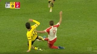 レッドカードだろ！一発退場レベルの危険すぎる足裏“殺人スライディング”が炸裂した瞬間　大ブーイングの嵐！得点ランク1位のバイエルンの新エース・ケインへ厳しい洗礼