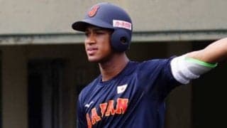 侍J万波が異次元の豪快フリー　バックスクリーン直撃に秋広ら衝撃「やばいです」