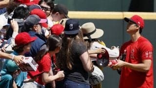 大谷翔平の人気は不変だ 元エ軍同僚右腕が明かした“異常なエピソード”「若い女の子が見えただけで泣き出した」