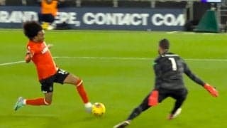 “ロストフの14秒”を上回る！プレミア昇格チームがリヴァプール相手に決めた“超高速カウンターゴール”が「めちゃくちゃ綺麗」「何回見てもすごい」と話題沸騰