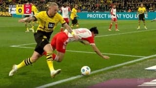 “アジア最高選手”でも関係ねえ！ファウル覚悟の狙い打ち“鬼のショルダーチャージ”が炸裂　ブンデスの容赦ない洗礼を浴びた最強DFキム・ミンジェが吹っ飛ばされた瞬間