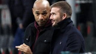 レジェンドが一触即発！？アンリにポテチを全部食べられてしまったベッカムが話題「目が笑ってない」「絶対怒ってる」