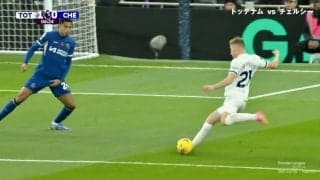 GK膝から崩れ落ちた“不運すぎる失点” 鋭いクロスがDFの背中に当たってゴール「これは可哀想」守護神に同情も