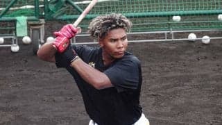 契約交渉初日に“保留”1号　5年目野手がサインせず…広報説明「考える時間がほしい」