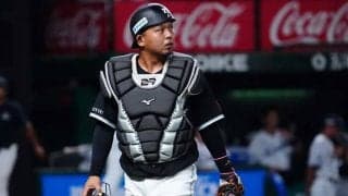 ロッテ田村龍弘、FA宣言をしての残留発表「生涯ロッテで頑張りたいという気持ち」