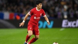 「パスのほとんどが消極的」「デュエルはいずれも勝てない」前半のみで交代の遠藤航に厳しい評価、チーム全体が低評価も役割果たせず「退場しなかったのは幸運」