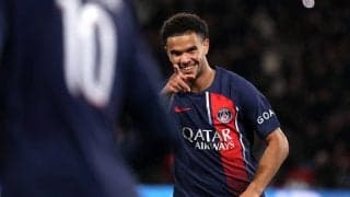 「こんなに喜んでるとは」「団結力が嬉しい」17歳でフランス代表招集の偉業、先輩ムバッペらが部屋に突撃し手荒ながらも盛大に祝福「おめでとう」