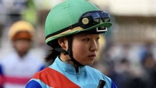 小林美駒騎手が落馬負傷で乗り替わり