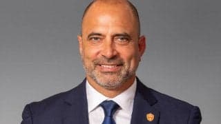 ギリギリのJ2残留を果たした山口、今季途中就任のエスナイデル監督の退任を発表「クラブの発展を心より願っております」