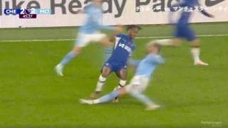 ファウル覚悟のタイマン勝負！対人最強DFが“殺人スライディング”を食らわせた瞬間　やられたらやり返す！“現世界最高SB”カイル・ウォーカーの超攻撃的守備がエグすぎる