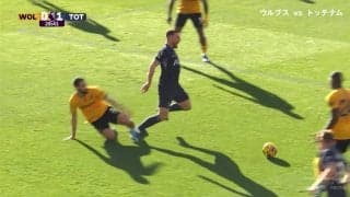 デンマーク代表にシミュレーション疑惑⁉ 接触“未遂”で派手に転倒するも｢当たってない｣ノーファウル判定にポステコグルー監督も思わず苦笑いの瞬間