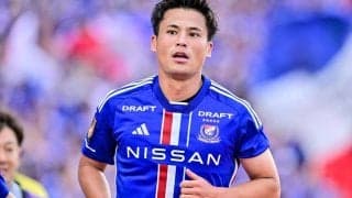 「俳優業にも通用する」「いや、イケメンすぎひん？」横浜FM・宮市亮の「オフの日ルーティン」が話題に！ ジェルで髪型をセットする様子などが好評