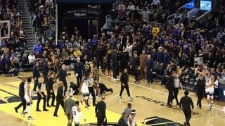 NBAで“ヘッドロック”も飛び出す大乱闘…試合開始2分足らずで3人が退場処分に