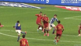 影山優佳も大絶叫！鎌田大地の豪快ミドルが決まった瞬間　相手のマークを外してど真ん中からファーに突き刺す爽快ゴラッソ炸裂に「王様！！！」