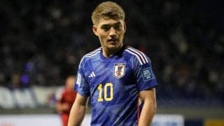 「これは騙される」「マジで難しい」堂安律の狙いがよく分かるピッチレベル映像が話題！「この角度から見るとエグい」