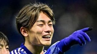 「こんな綺世が大好き」代表初ハットトリック上田綺世の子どもたちへのサイン姿に反響！「同じ目線になってサインしてあげるのさすがだ」「優しいお兄ちゃん」の声