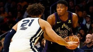 レイカーズが敵地でブレイザーズ撃破、八村塁は第4Qにダンク&3Pの好プレーを披露