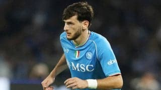 「とても光栄だった」 バロンドール授賞式参加のクワラツヘリアがメッシとの逸話を明かす！　自身のアイドルやライバルFWにも触れる