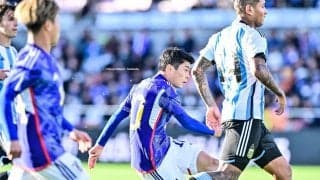 「シュートえぐすぎ」U-22日本代表の10番・鈴木唯人の“凱旋ミドル弾”にファン脱帽！「同点ゴールで一気に変わった」「こんなに素晴らしい凱旋ある!?」との声