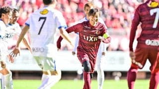 「79年組サイコ〜」本山雅志氏の引退試合“モトフェス”の黄金世代肩組み写真が胸熱！「イナも小野もアントラーズのユニが似合ってる!!」「懐かしさ、幸せ感じた」との声