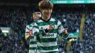 古橋亨梧がセルティックのアパレルモデルに起用！カメラに向かってまさかの『宮迫ですっ！』ポーズを披露！？