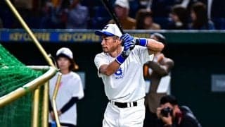 イチロー氏、打撃練習で豪快120m弾　50歳の11発に拍手喝采、松坂大輔氏とアーチ合戦