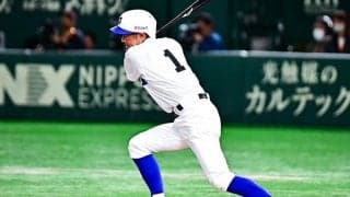 イチロー氏が3年越しの初安打…右中間二塁打にファン喝采　9打席目でついに快音