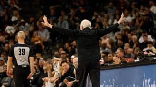 名将が試合中に異例の行動…場内放送マイク握り「ブーイングやめて」ファンに自制促す