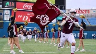 ミスが響き明大に逆転負け　甲子園への道断たれる／明大戦