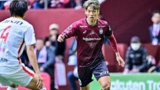 「大迫が凄すぎて笑う」J1神戸の優勝を導いた、FW大迫勇也の「ポストプレー→衝撃スルーパス」でのアシストが絶品！「まじでどこでどう認識してそこにパス出せるの…」の声