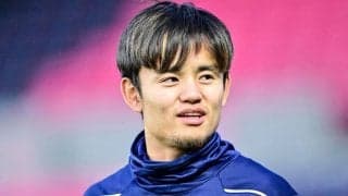 「クラスの人気者キャラ」久保建英がラ・リーガ最優秀監督賞記念の集合写真で絶好の位置取り！「イマノルの隣をキープする我らがタケ」「ポジショニング神ってるヤツ」の声