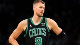 セルティックスのクリスタプス・ポルジンギスが左ふくらはぎの張りで1週間の離脱