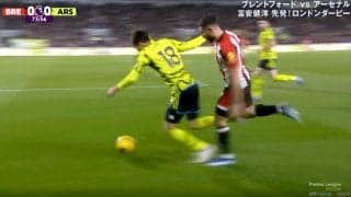 「スーパートムだ！」冨安健洋がブレントフォードFWを封じ込めた瞬間にファン興奮！並走守備からのファウル獲得で完勝した決定的シーン「守備の安定感やばすぎる」