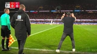 血管がブチギレるレベル！アツすぎる熱血監督が大暴走　気温5度の超極寒でもヤバい姿で指揮… 興奮しすぎて審判に怒られる