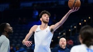 昨季ケガで全休し、今季NBAデビューを飾ったホルムグレンが語ったエンビードとの共通点