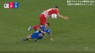 「超悪質」「完全に狙いすぎだろ」超絶トップスピードで“殺人スライディング”炸裂　イエロー12枚食らった“潰し屋”があわや大事故レベルの危険プレー