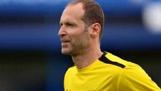 氷の上でも好セーブ連発の元チェルシーGKチェフ、新天地のアイスホッケーチームで早速デビュー