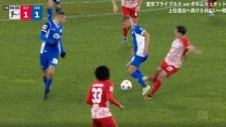 体を張って潰す！“戦術的ファウル”でプレーをブった切る 背後から相手の足を冷静に刈り取る瞬間　イエローカードと引き換えにピンチ阻止したシーン 